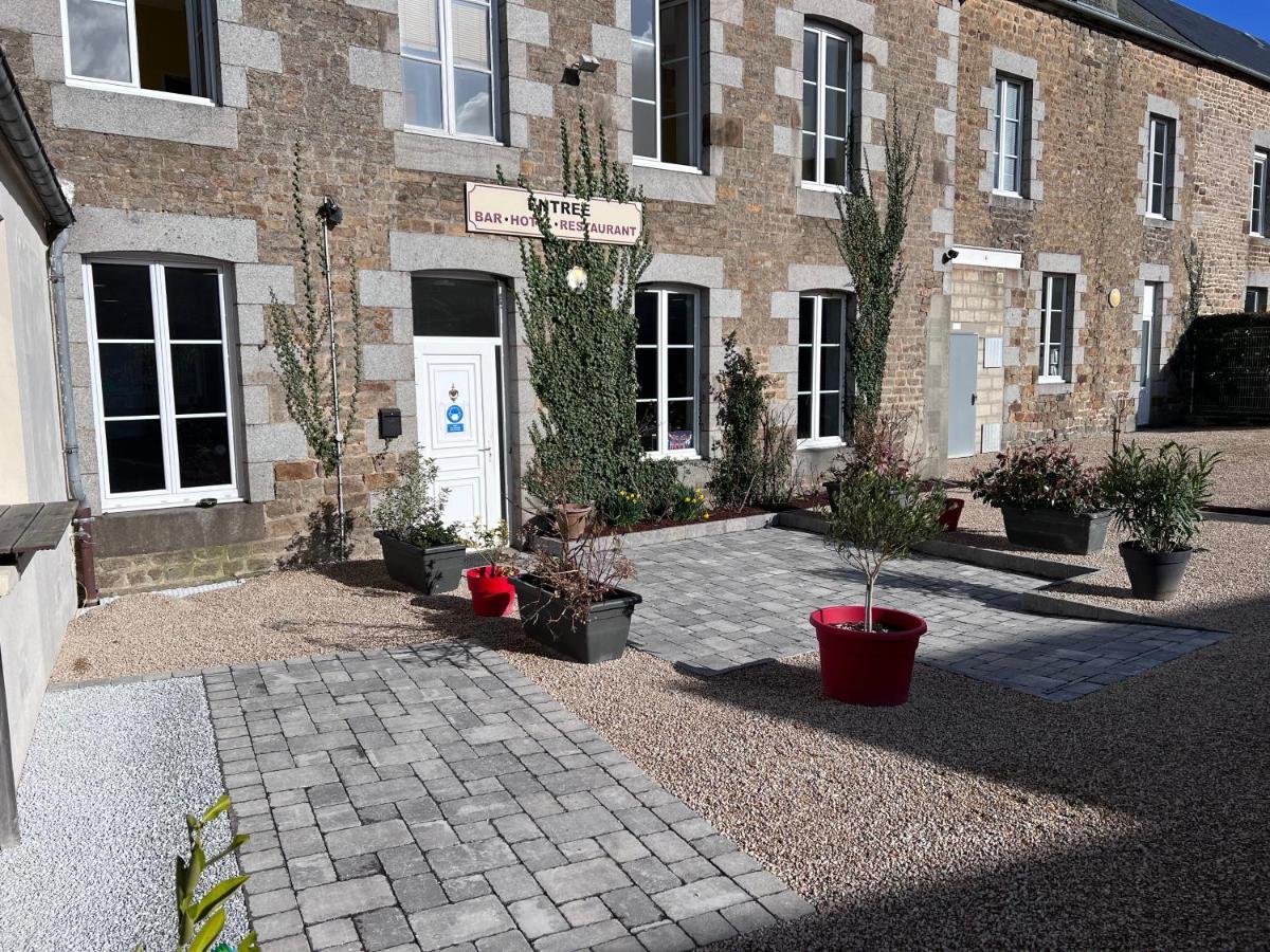Au Pere Tranquille Hotel Tinchebray-Bocage ภายนอก รูปภาพ