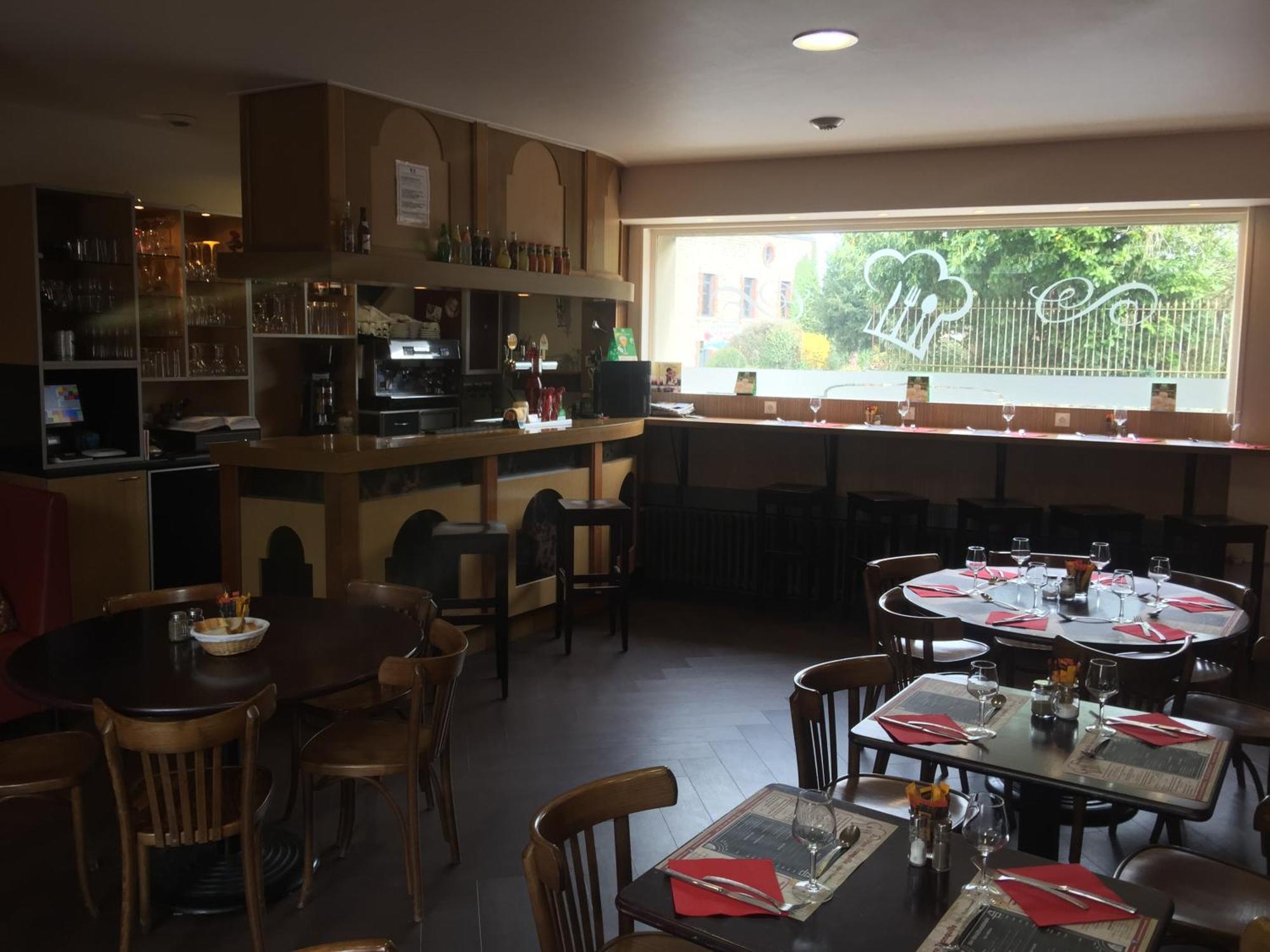 Au Pere Tranquille Hotel Tinchebray-Bocage ภายนอก รูปภาพ