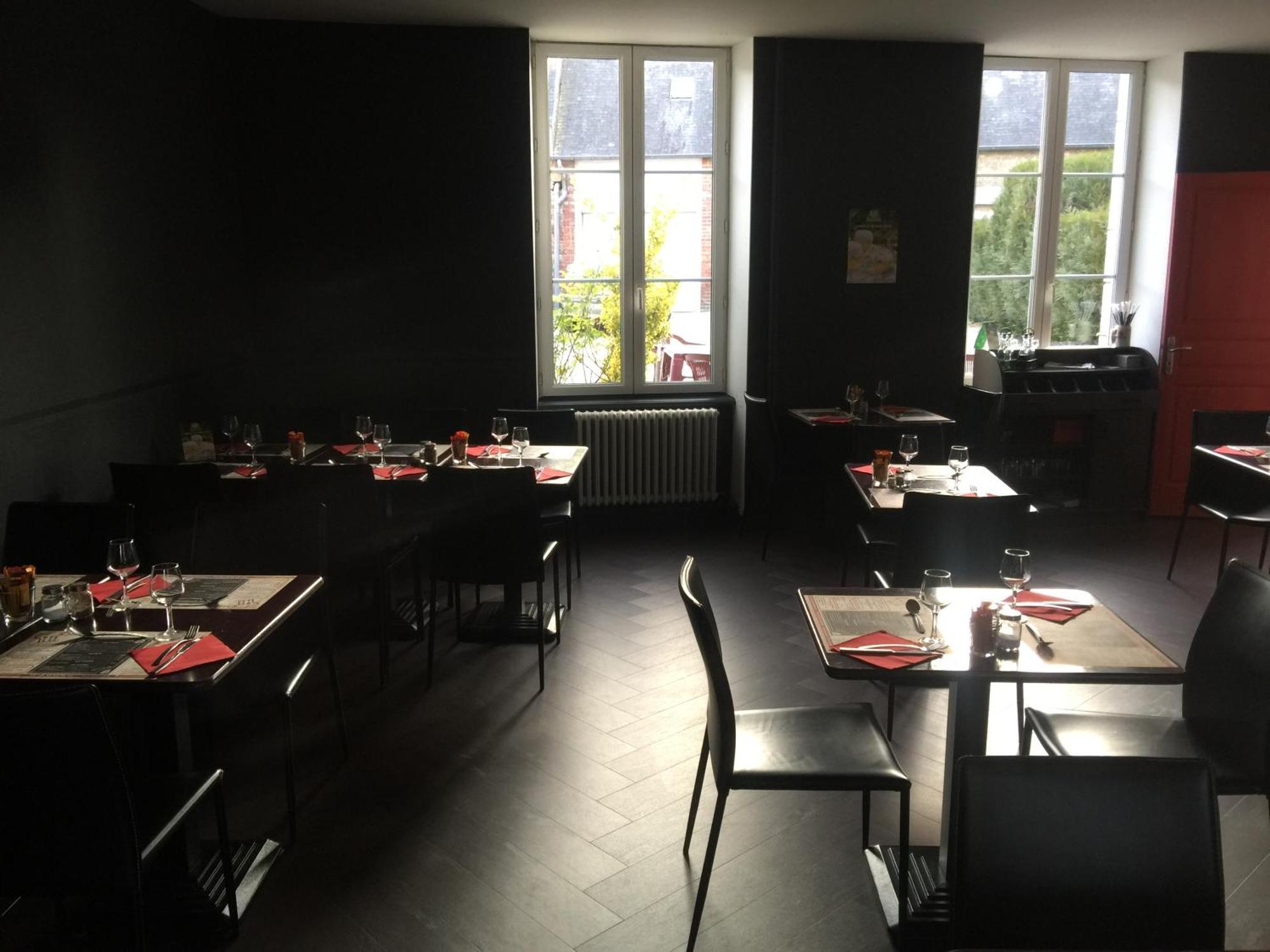 Au Pere Tranquille Hotel Tinchebray-Bocage ภายนอก รูปภาพ