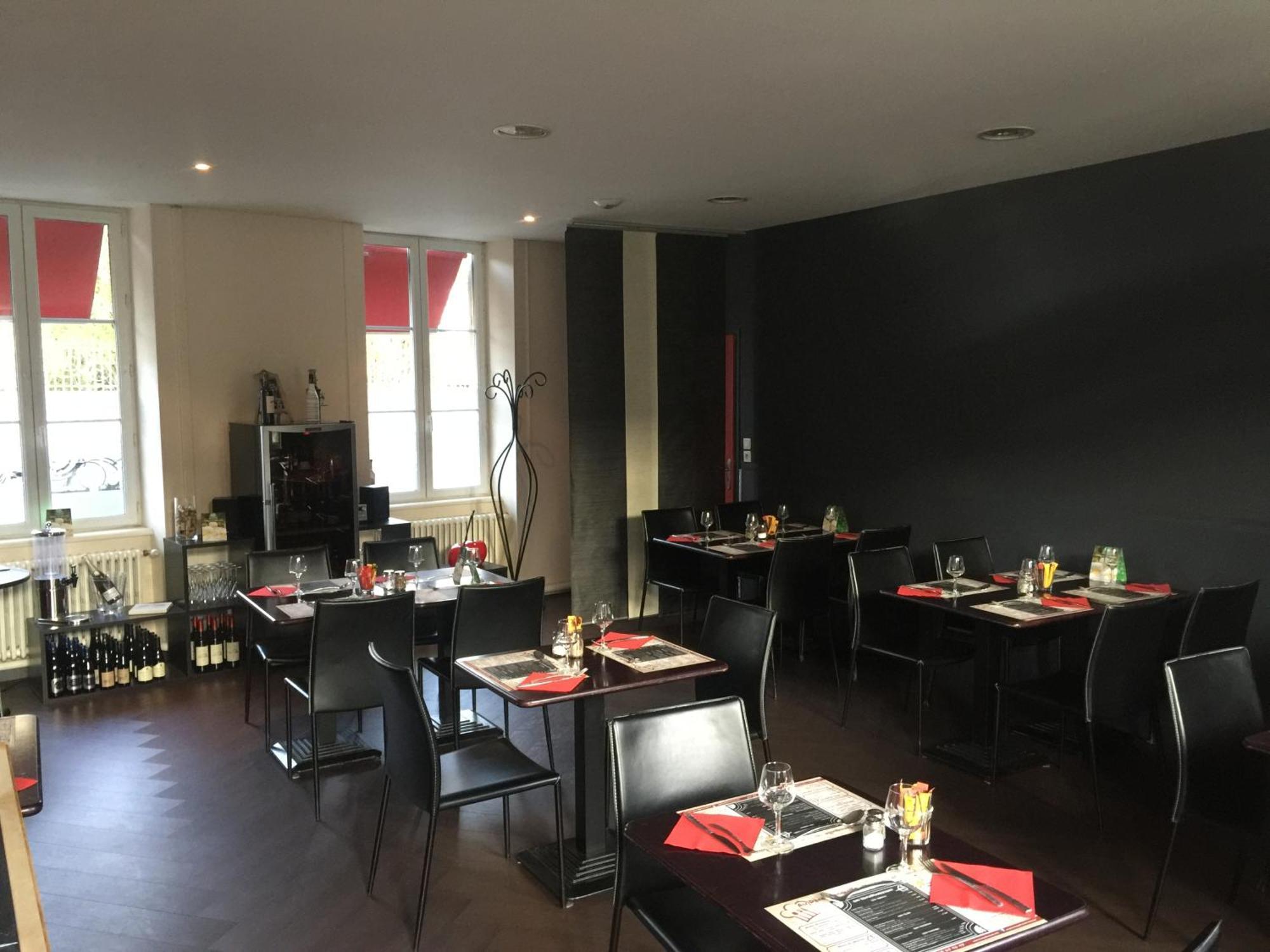 Au Pere Tranquille Hotel Tinchebray-Bocage ภายนอก รูปภาพ